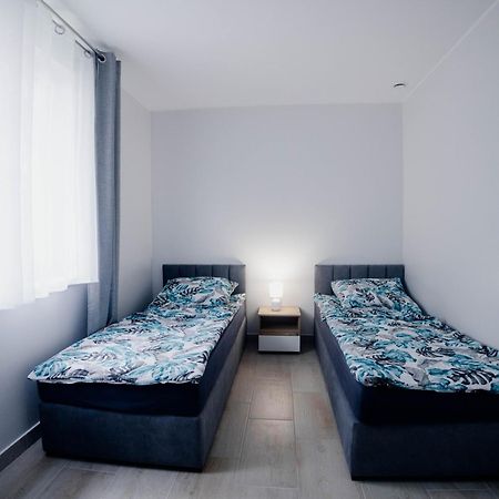 Osrodek Wypoczynkowy Wratislavia Hotel Radzyń Екстериор снимка
